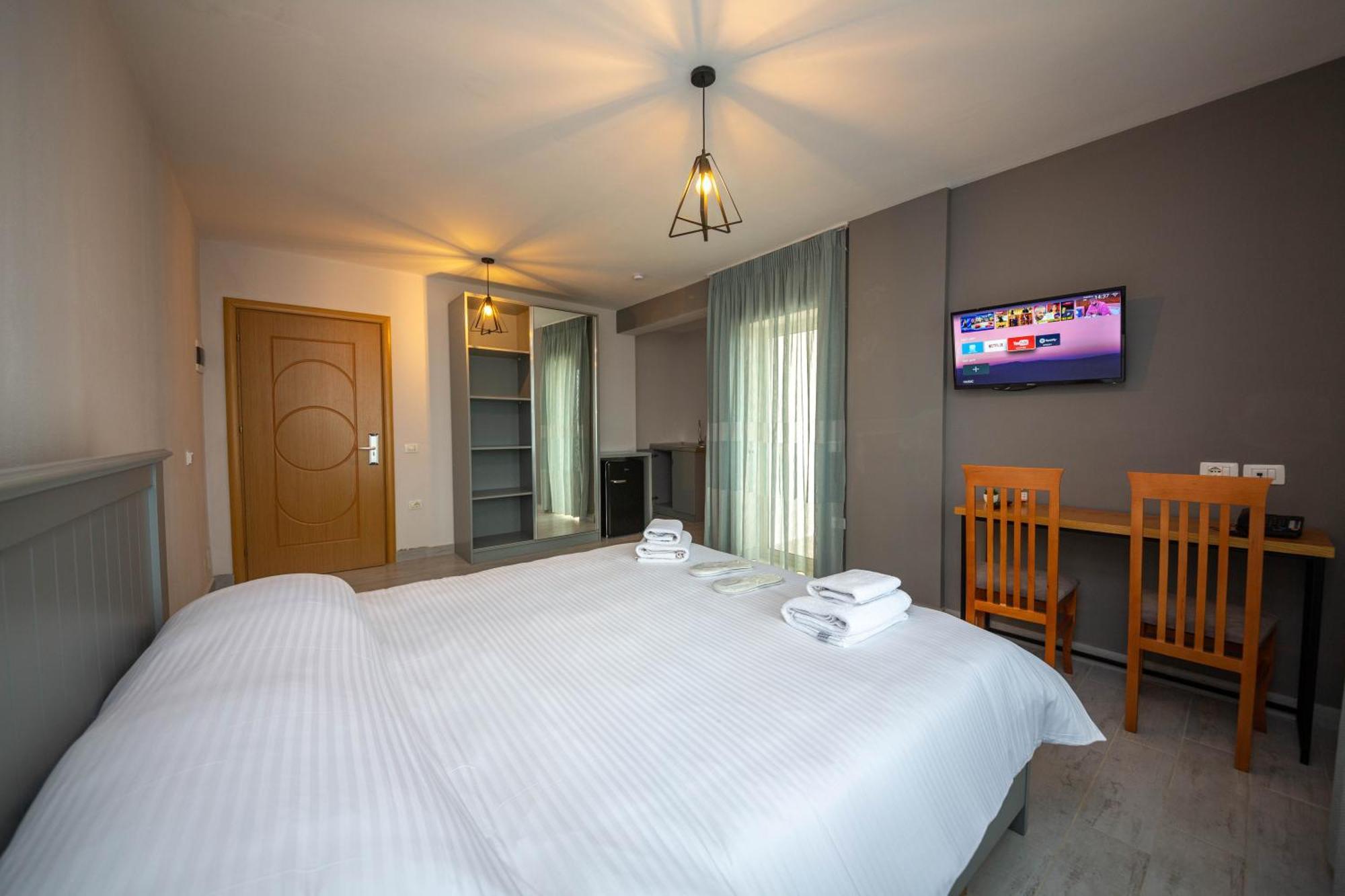 Aerial Hotel & Spa Vlore Exterior photo